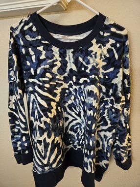 Lularoe "Hannah" Size L Abstract Navy and Cream Patterned Pullover Sweatshirt